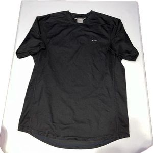 💜 Nike Athletic Shirt